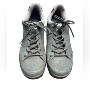 🩶⛰️LOWA Men’s Gray Hiking Shoes size 13. Like new condition!